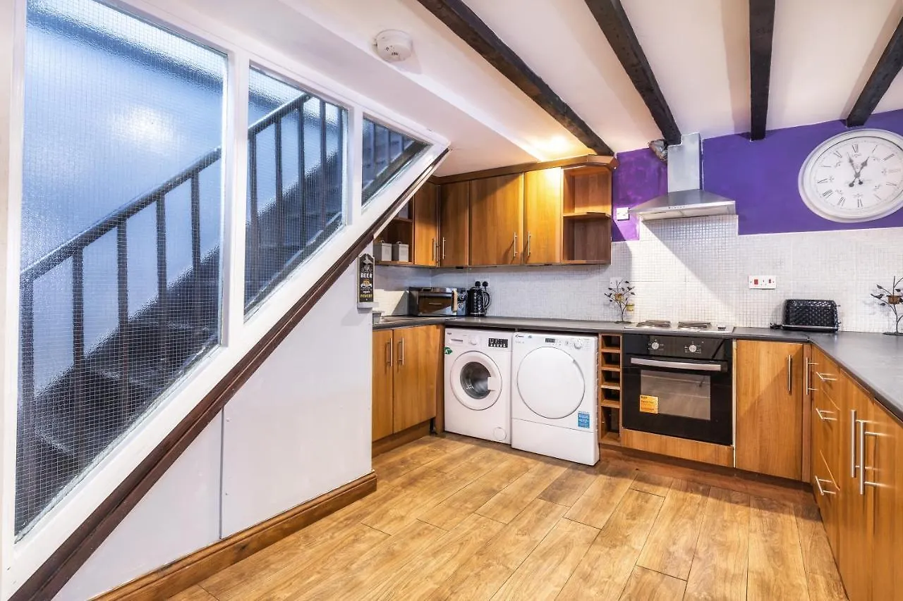 City Centre Super Spacious Apartments Free Parking And Wi Fi Newcastle upon Tyne 0*,  United Kingdom